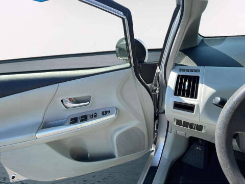 2012 Toyota Prius v Two