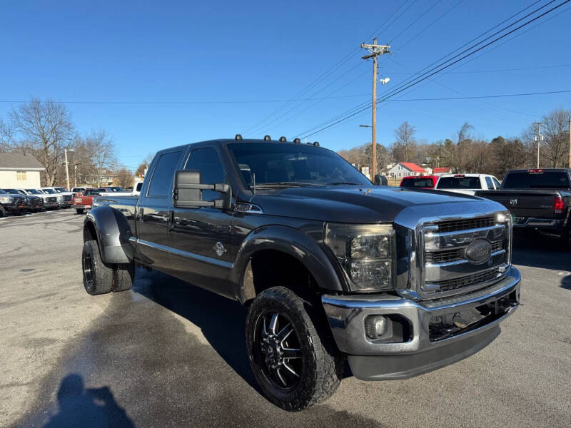 2016 Ford F-350 Super Duty Lariat photo 4