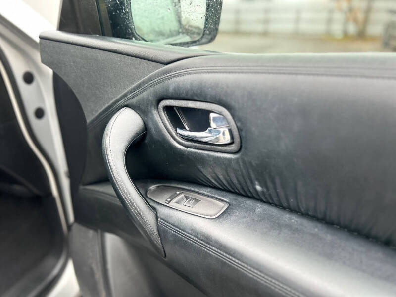 2021 Nissan Armada SV