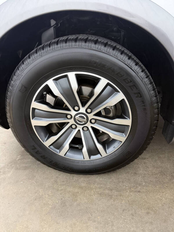 2017 Nissan Armada SL