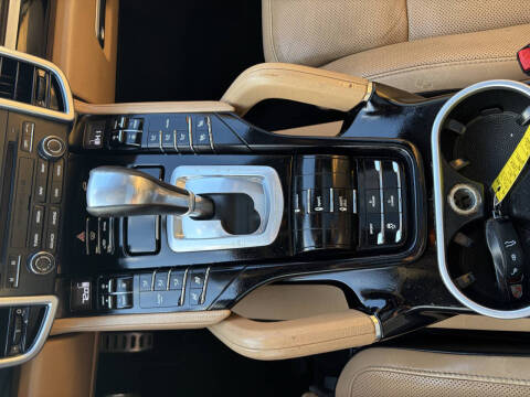 2017 Porsche Cayenne S E-Hybrid Platinum Edition