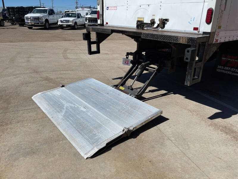 2013 Freightliner Business class M2