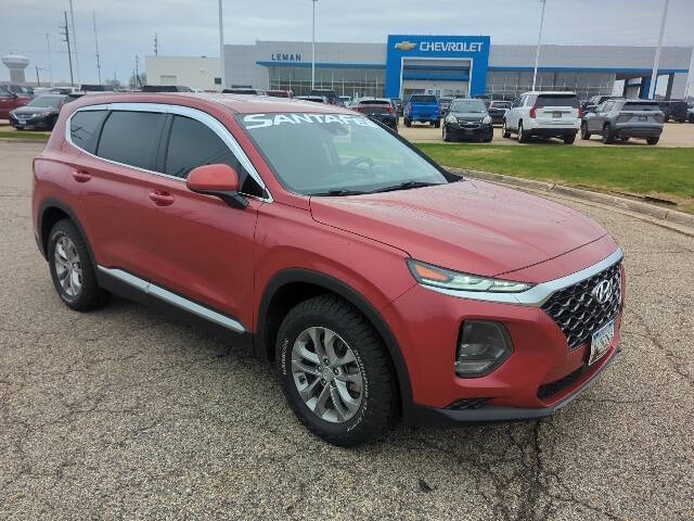 Used 2019 Hyundai Santa Fe SE with VIN 5NMS2CAD8KH028542 for sale in Bloomington, IL