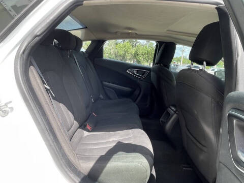 2016 Chrysler 200 Limited