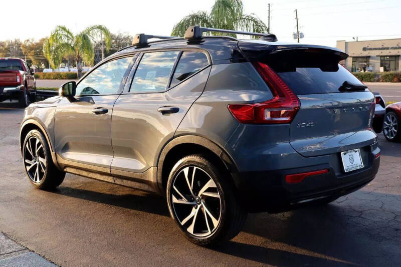 2022 Volvo XC40 T4 R-Design