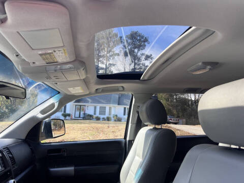 2015 Toyota Sequoia SR5