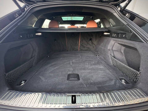 2023 Audi e-tron quattro Premium Plus