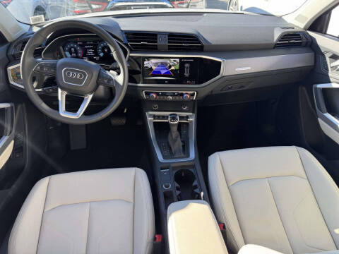 2025 Audi Q3 quattro S line Premium 45 TFSI