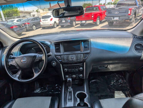 2020 Nissan Pathfinder SV