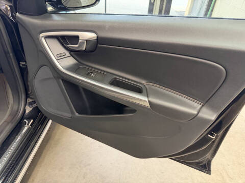 2016 Volvo V60 Cross Country T5