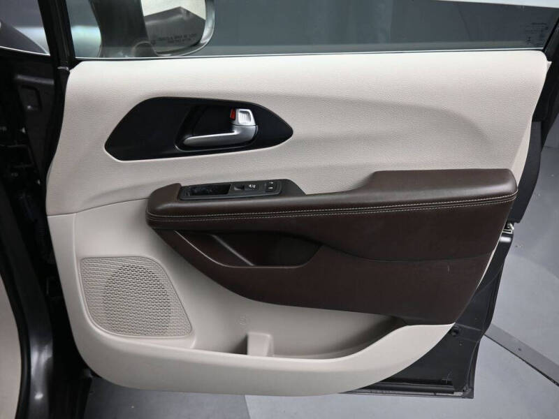 2021 Chrysler Pacifica Hybrid Touring L