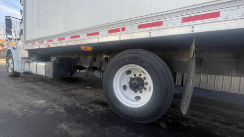 2013 Freightliner Business class M2