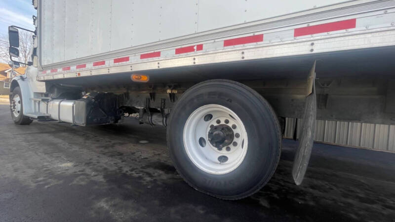 2013 Freightliner Business class M2