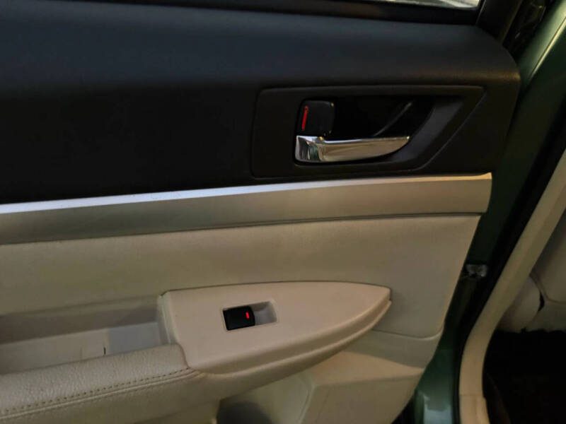 2010 Subaru Outback 2.5i Premium