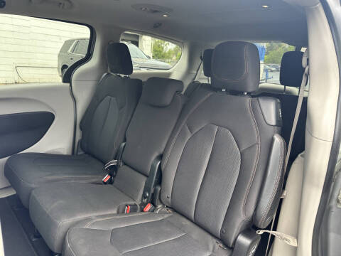 2017 Chrysler Pacifica Touring