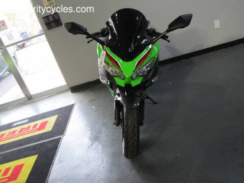 2023 Kawasaki Ninja 400 KRT Edition