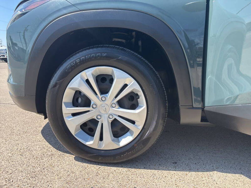 2025 Chevrolet Trax LS