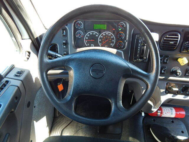 2017 Freightliner M2 106