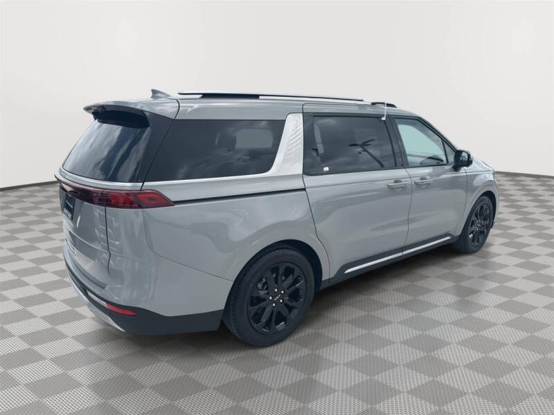 2023 Kia Carnival SX