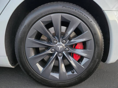 2020 Tesla Model S Performance