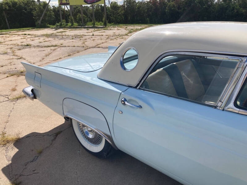 1957 Ford Thunderbird