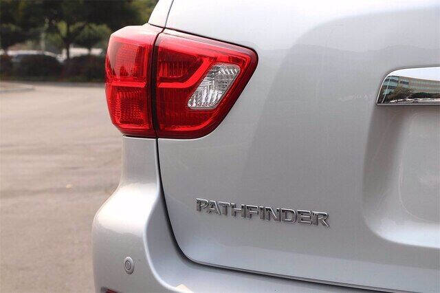 2019 Nissan Pathfinder SL