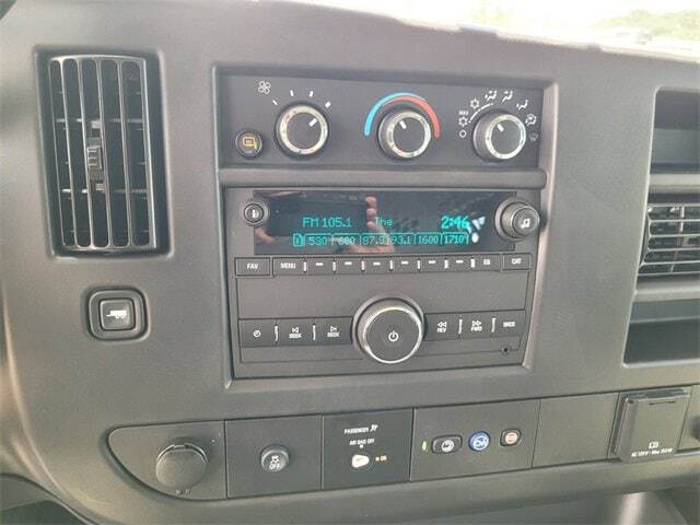 2025 Chevrolet Express 2500