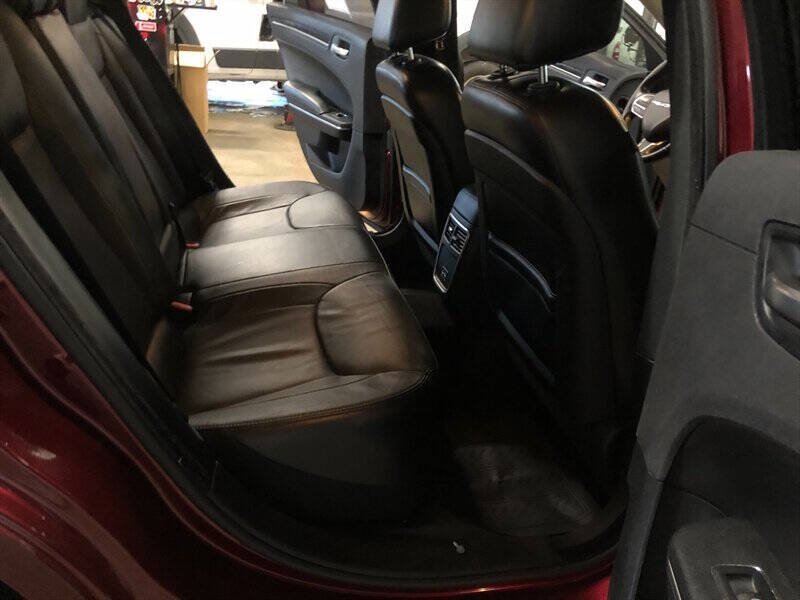 2017 Chrysler 300 Limited