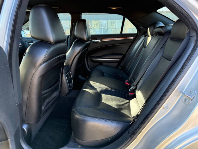 2012 Chrysler 300 Limited