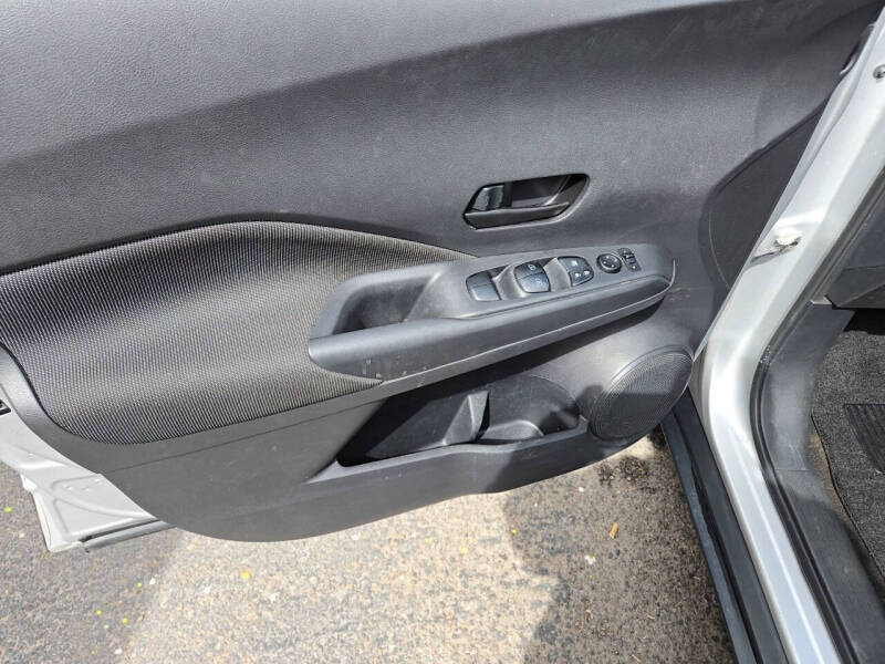 2019 Nissan Kicks S