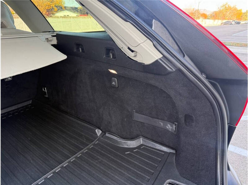 2020 Volvo V90 Cross Country T6