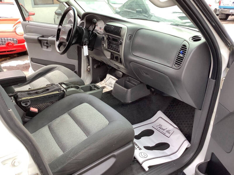 2004 Ford Explorer Sport Trac XLS