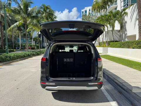 2024 Kia Carnival LX