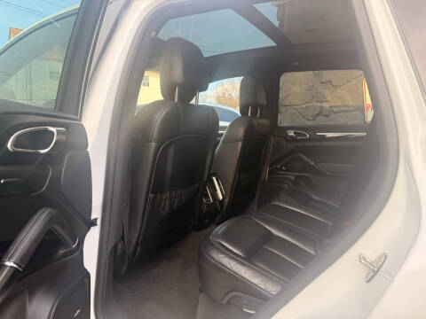 2017 Porsche Cayenne Platinum Edition