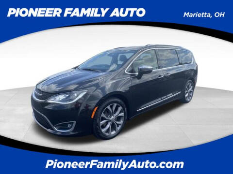 2018 Chrysler Pacifica for sale at Pioneer Family Preowned Autos of WILLIAMSTOWN in Williamstown WV