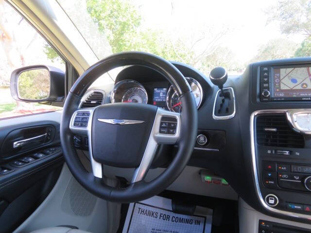 2013 Chrysler Town and Country Limited