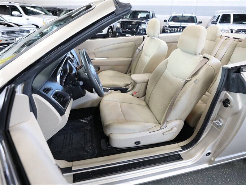 2013 Chrysler 200 Touring