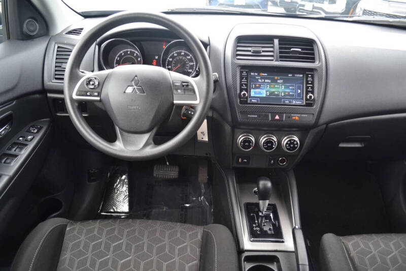 2024 Mitsubishi Outlander Sport ES