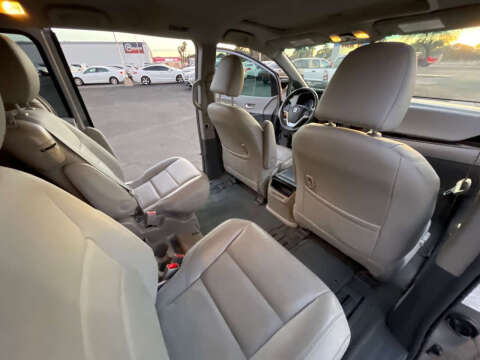 2017 Toyota Sienna XLE 8-Passenger