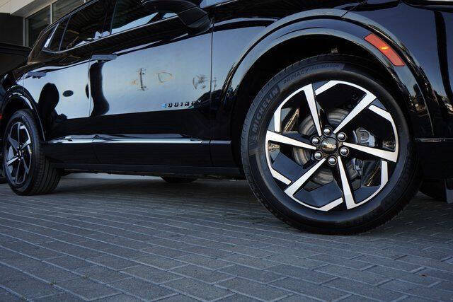 2025 Chevrolet Equinox EV LT 2