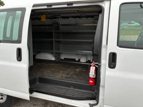 2022 Chevrolet Express 2500