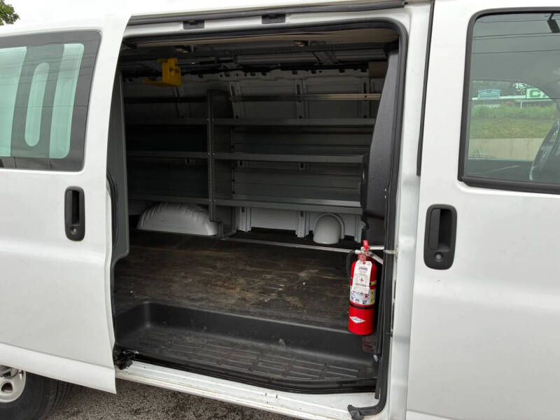 2022 Chevrolet Express 2500