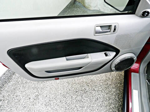 2006 Ford Mustang V6 Standard