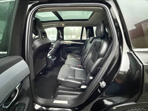 2016 Volvo XC90 T5 Momentum