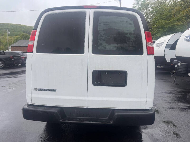 2021 Chevrolet Express 2500