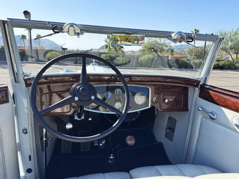 1932 Packard Deluxe 8