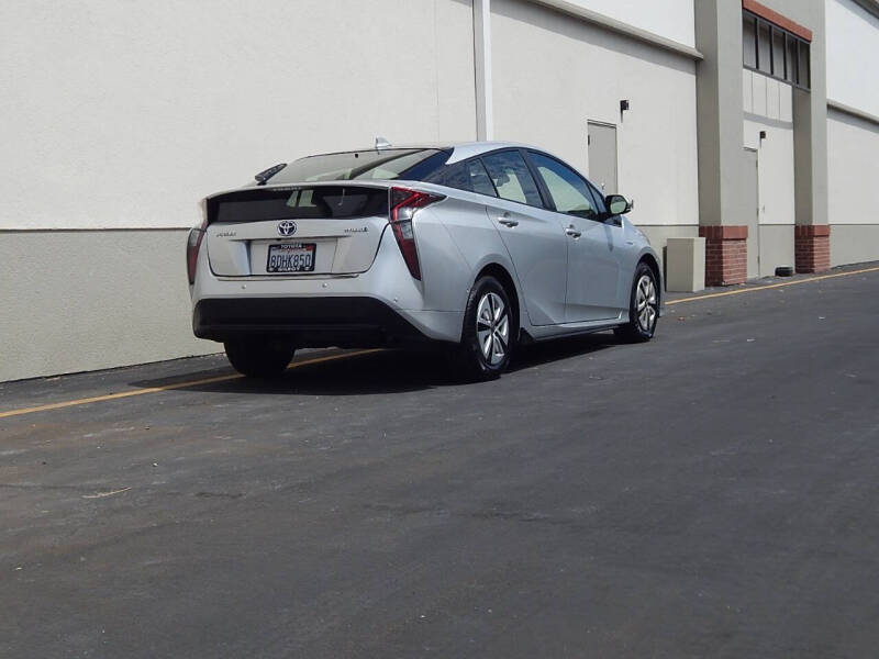 2017 Toyota Prius One