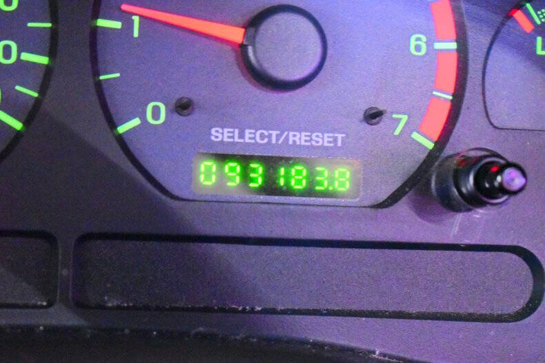 2004 Ford Mustang Deluxe