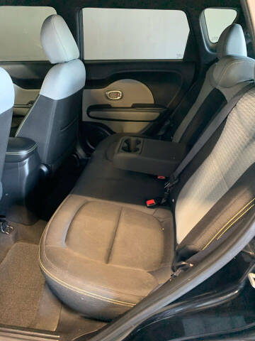 2016 Kia Soul +