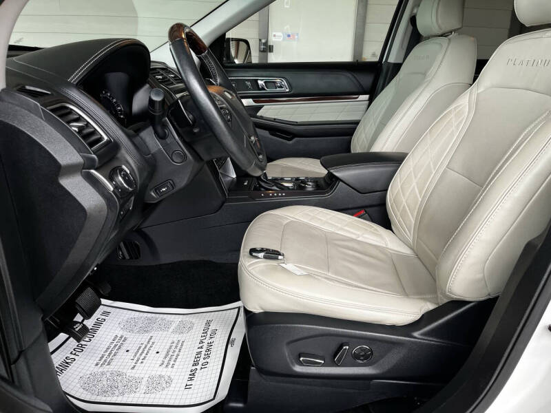 2017 Ford Explorer Platinum